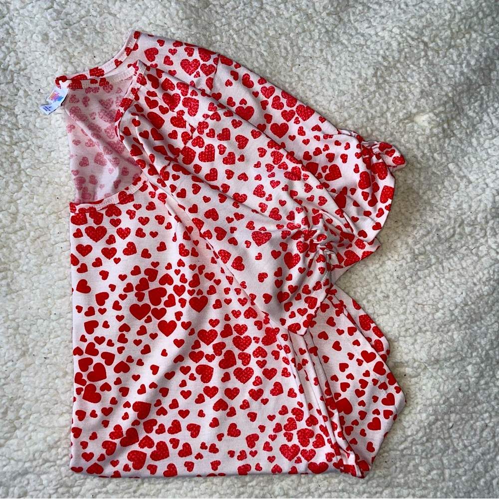 LuLaRoe women’s heart T-shirt